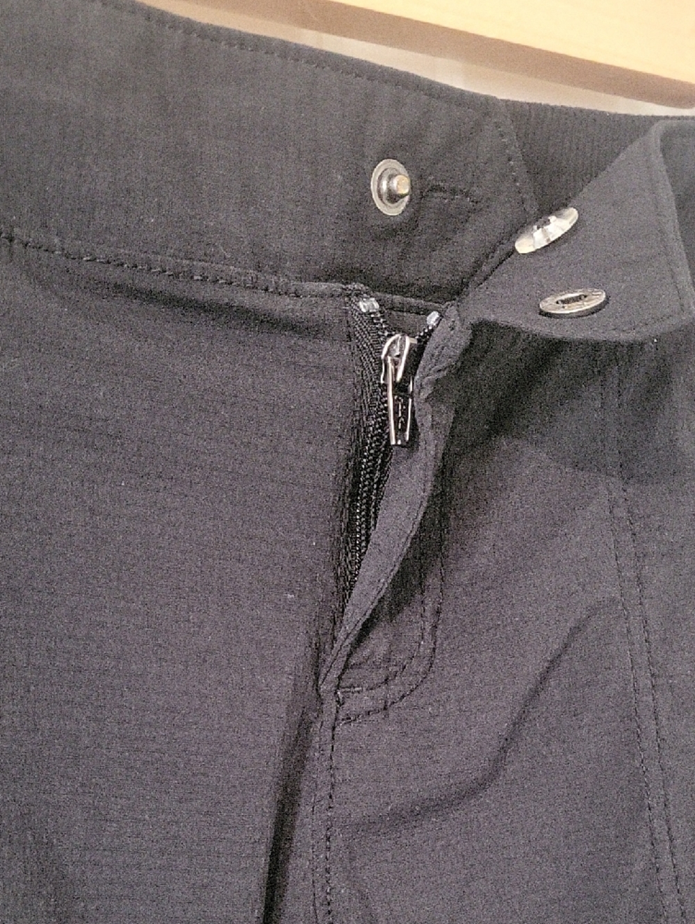 Women’s Athleta Trekkie Jogger Pants Size 8 Black Athletic Travel Pants - Picture 8 of 11